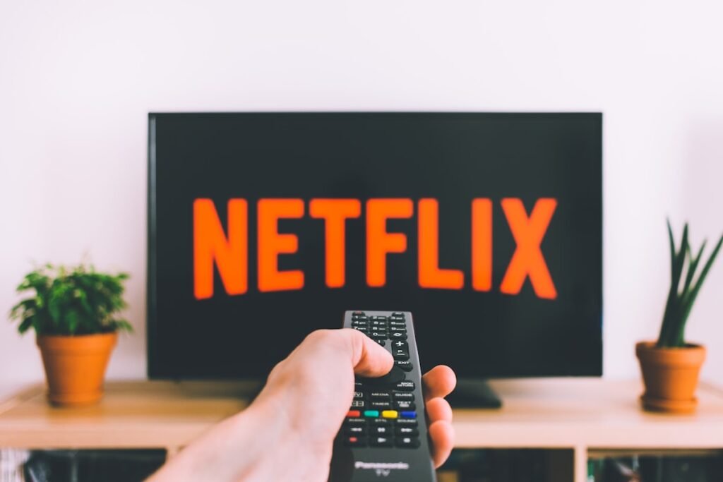 Streaming OTT Netflix watching television